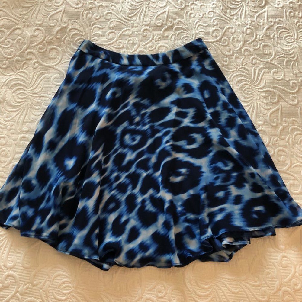 Calvin Klein Blue Animal Print Skirt Flowy Knee-length Size 2